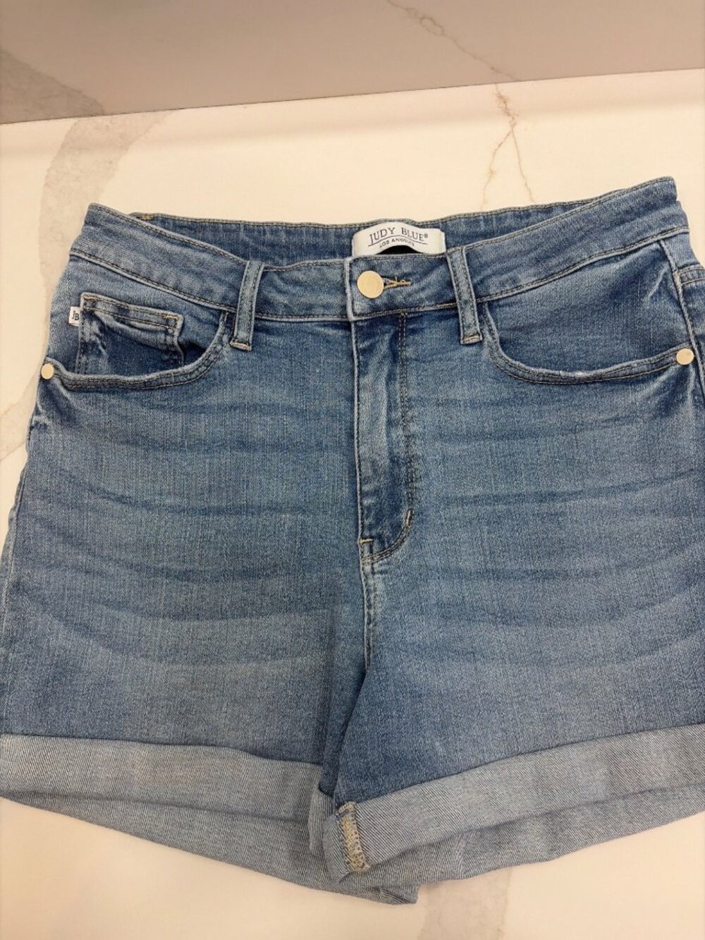 Judy Blue Cuffed Jean Shorts 3" Inseam Size L Casual Summer Comfort - Picture 3 of 8